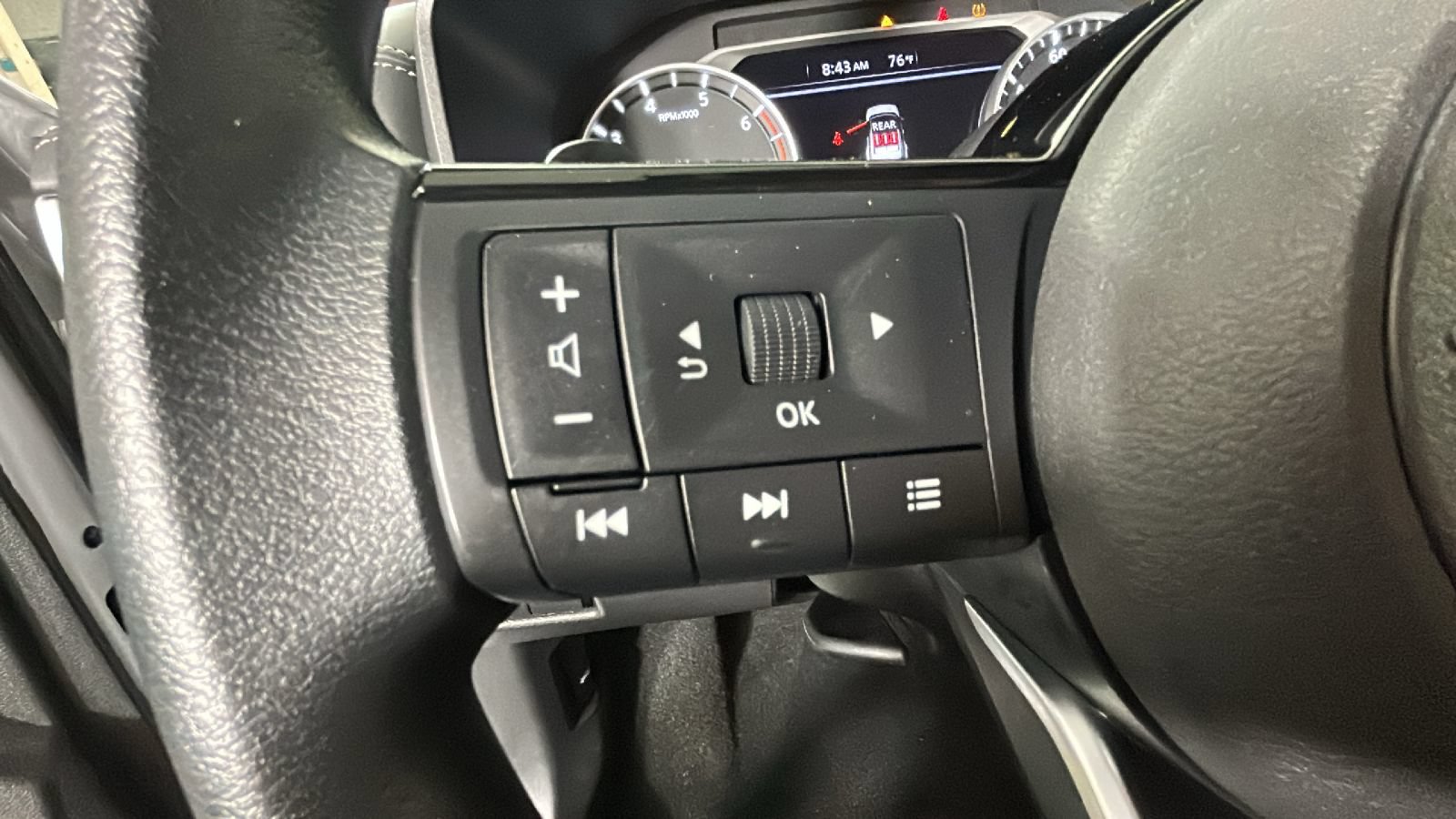 Used 2023 Nissan Rogue SV AWD/4WD image 20
