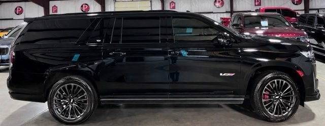 Used 2023 Cadillac Escalade ESV V w/ LPO, Floor Liner Package AWD/4WD image 5