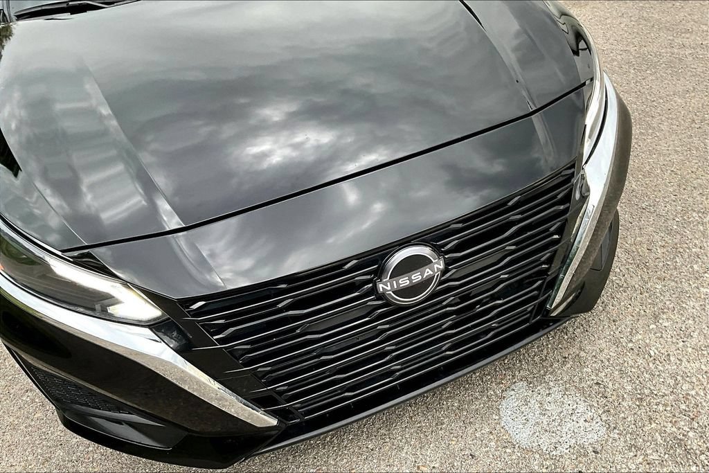 Used 2024 Nissan Altima 2.5 SV FWD image 27