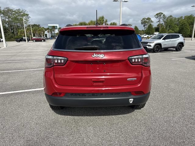 Used 2020 Jeep Compass Latitude FWD image 4