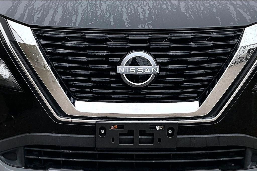 Used 2023 Nissan Rogue S image 30