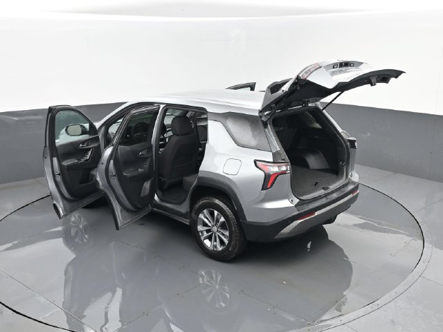 Used 2025 Chevrolet Equinox LT AWD/4WD image 27