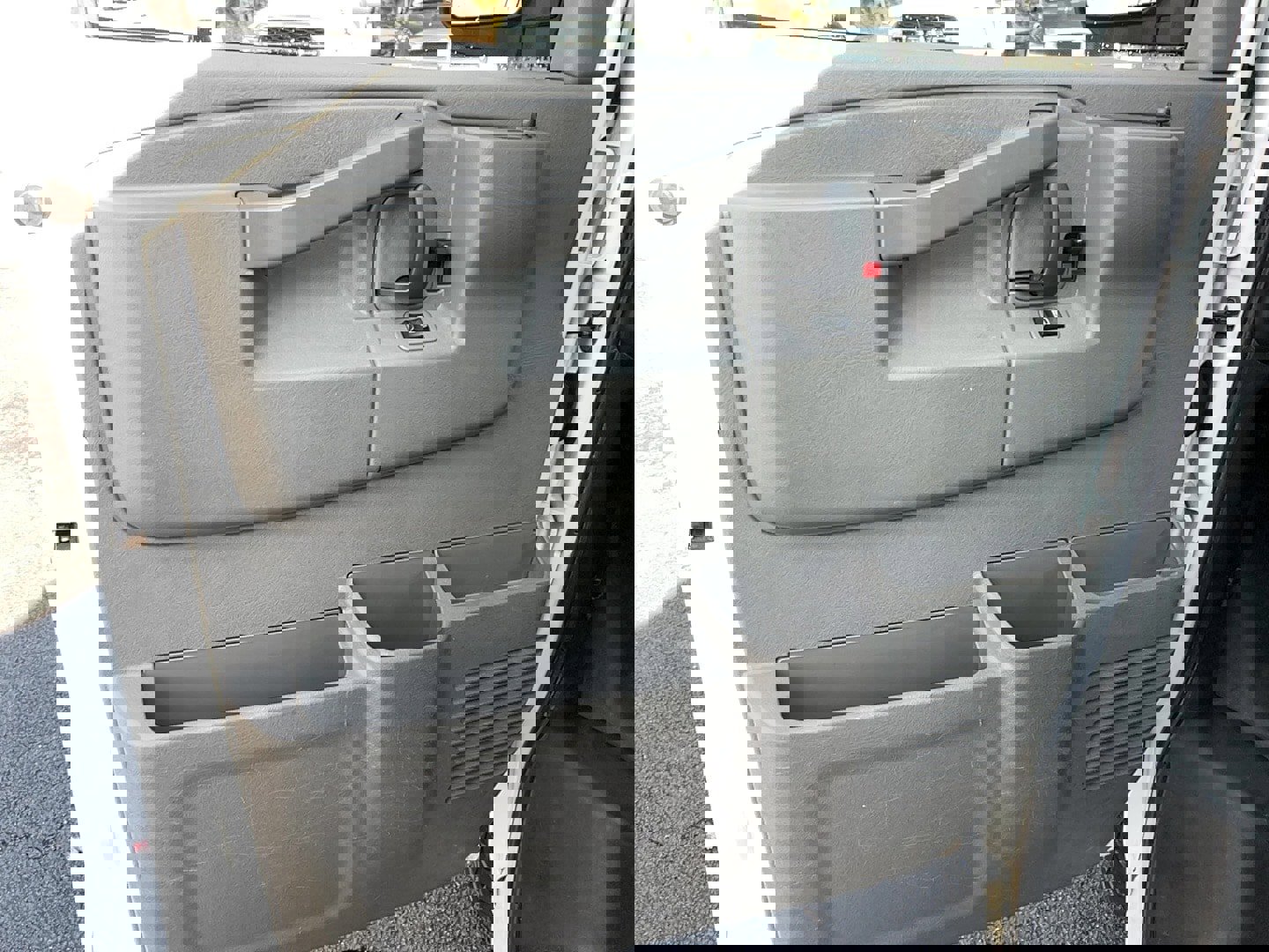 Used 2021 Chevrolet Express 2500 w/ Driver Convenience Package image 12