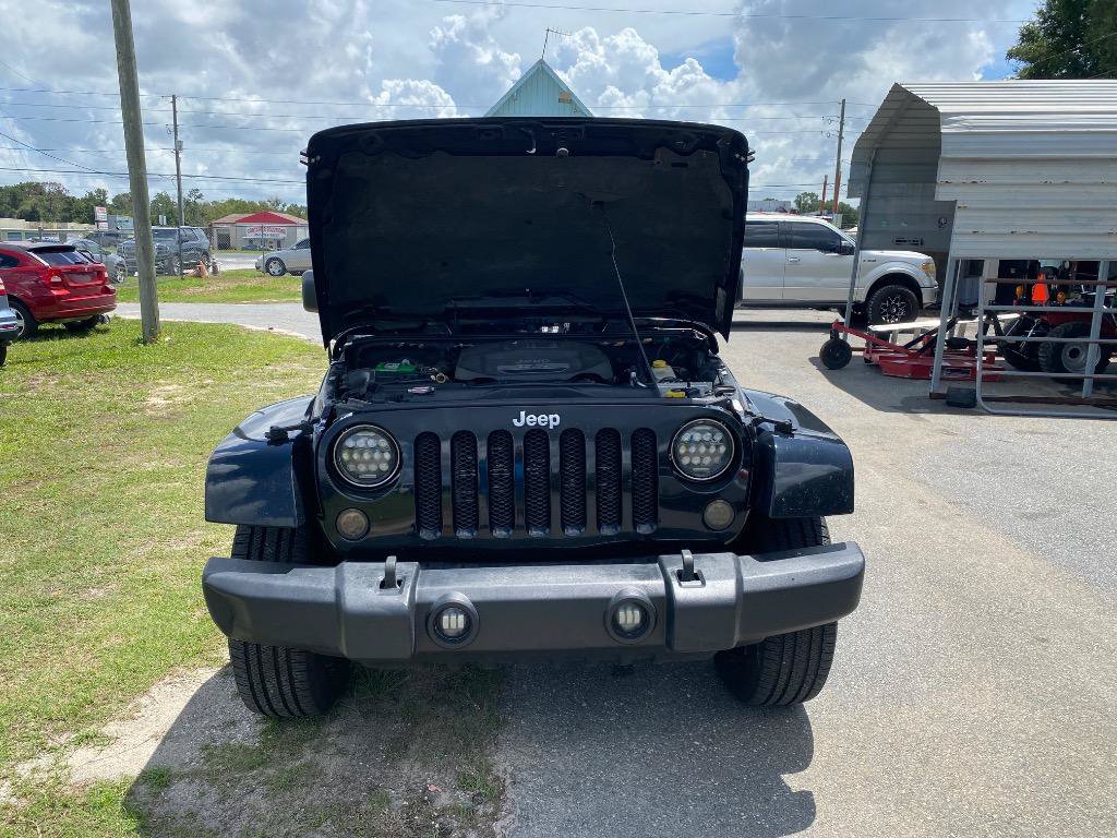Used 2012 Jeep Wrangler Unlimited Sahara w/ Dual Top Group AWD/4WD image 24