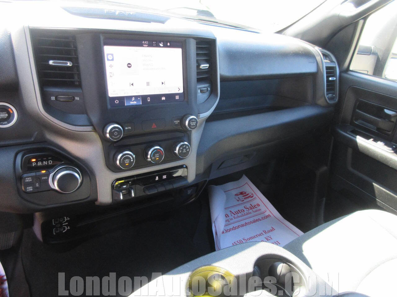 Used 2024 RAM 2500 Tradesman w/ Chrome Appearance Group image 12