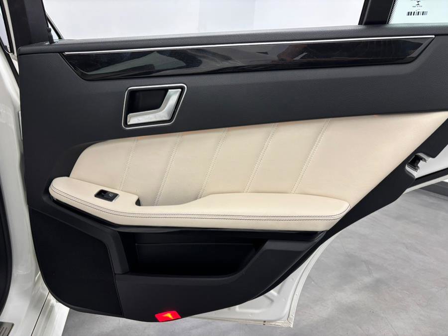 Used 2014 Mercedes-Benz E 350 4MATIC Sedan w/ Premium 1 Package image 29