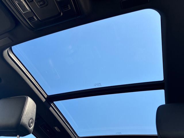 Used 2025 Chevrolet Tahoe LT w/ Advanced Technology Package AWD/4WD image 21