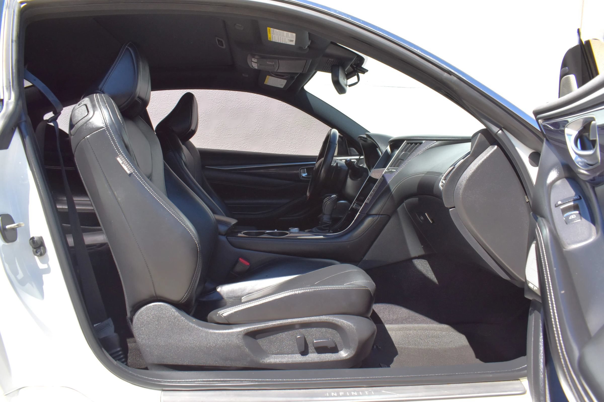 Used 2017 INFINITI Q60 Red Sport 400 RWD image 17