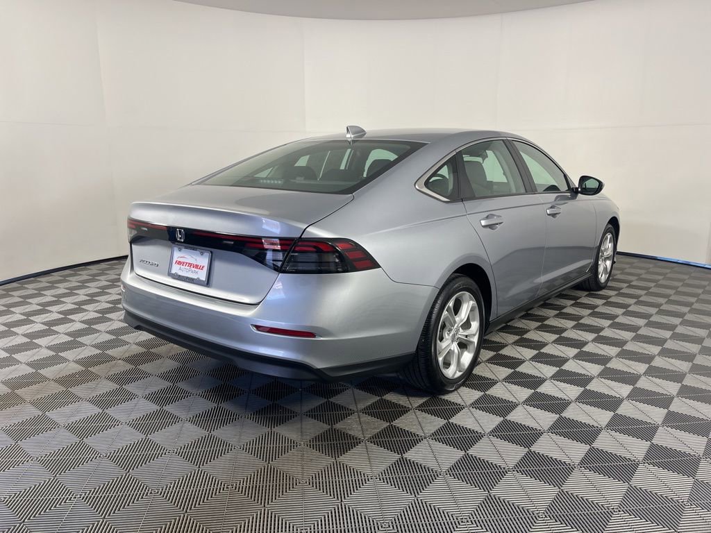 Certified 2023 Honda Accord LX image 5