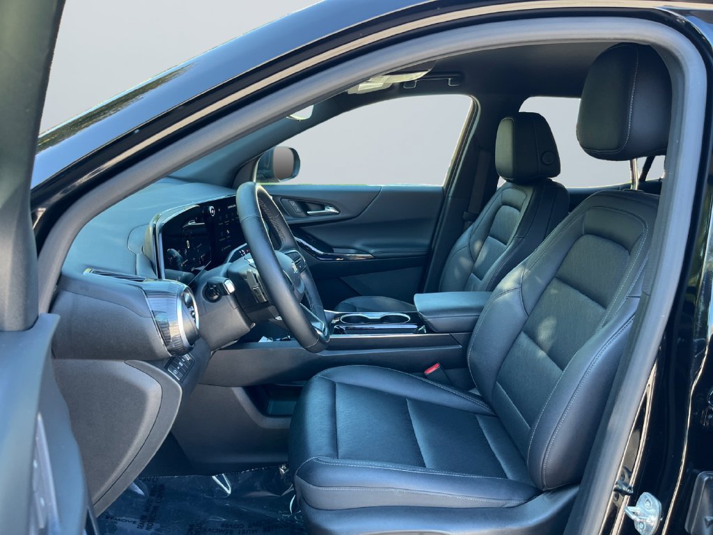 Used 2025 Chevrolet Equinox LT w/ Convenience Package II AWD/4WD image 9