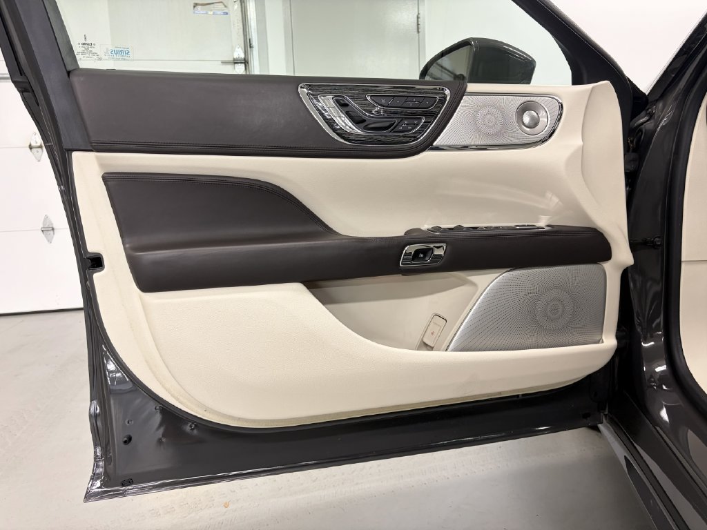 Used 2018 Lincoln Continental Black Label AWD/4WD image 15