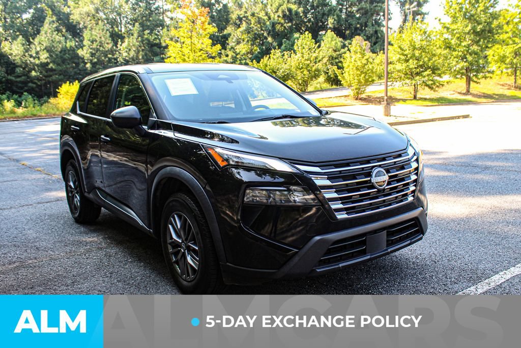 Used 2024 Nissan Rogue S AWD/4WD image 3