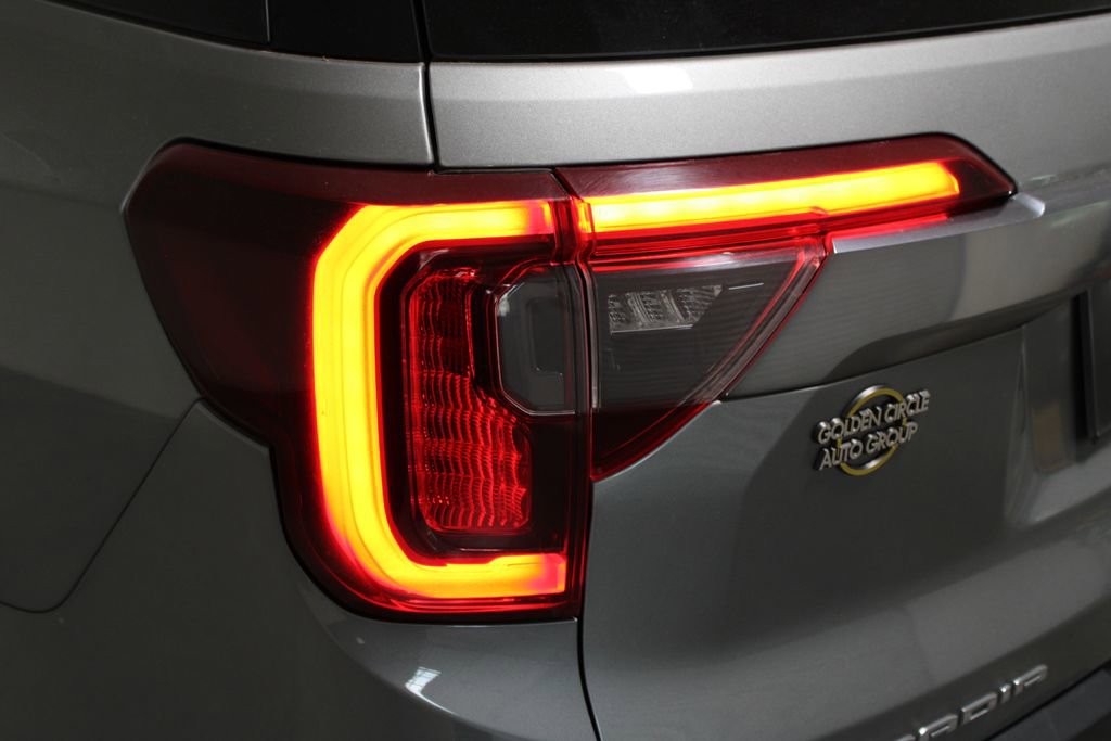 Used 2023 GMC Acadia AT4 w/ Preferred Package image 60