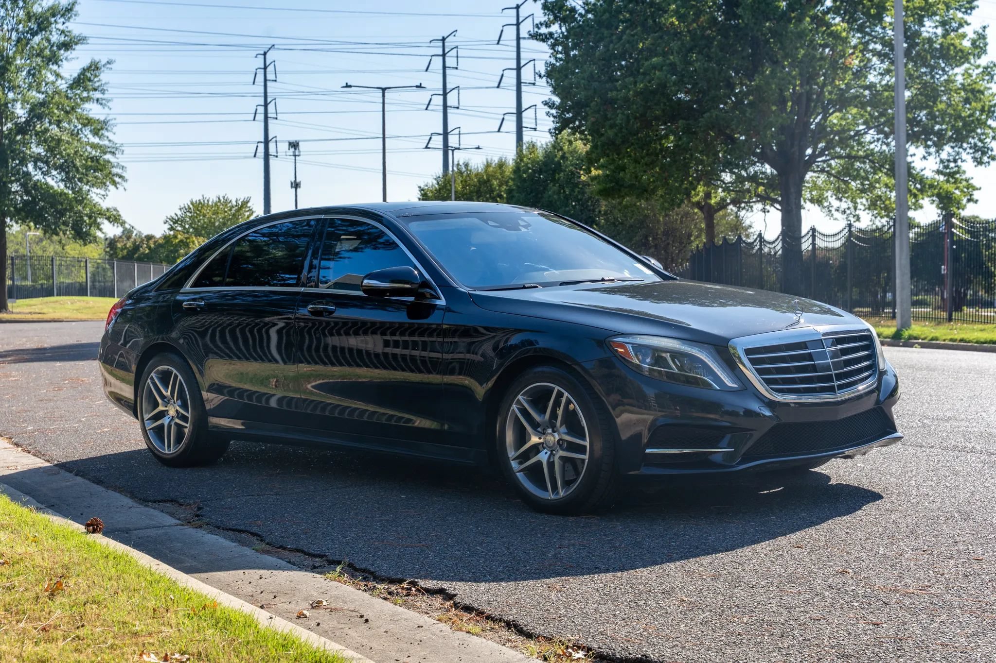 Used 2015 Mercedes-Benz S 550 4MATIC Sedan image 4