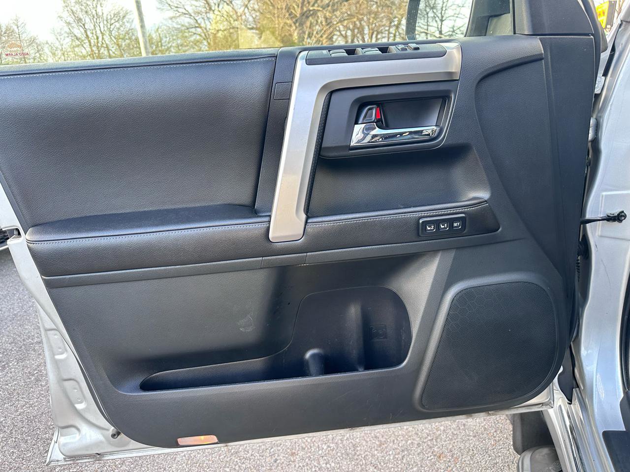 Used 2015 Toyota 4Runner Limited image 37