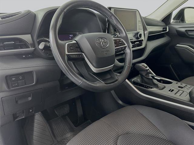 Certified 2024 Toyota Highlander LE image 16