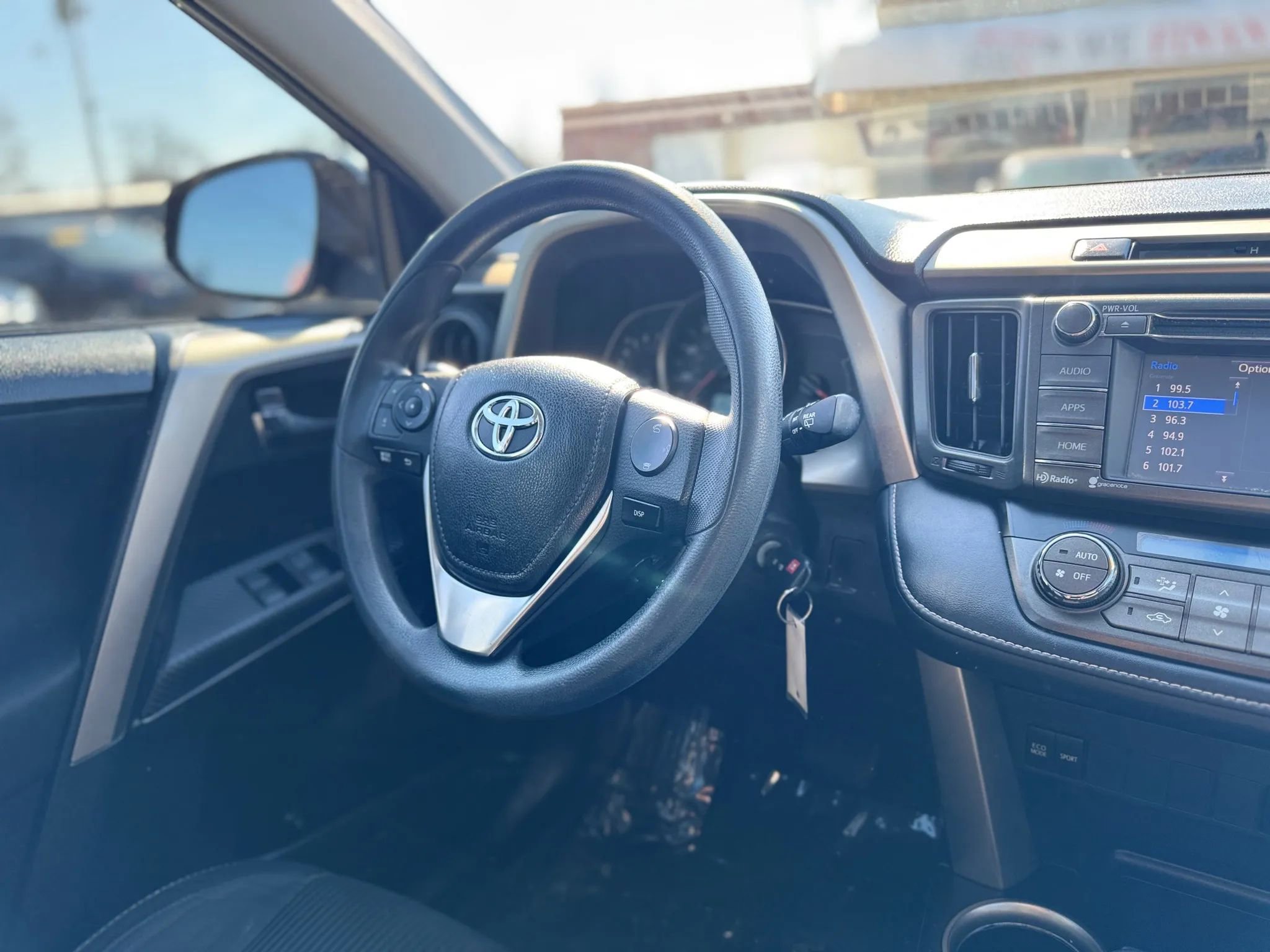 Used 2015 Toyota RAV4 XLE image 34