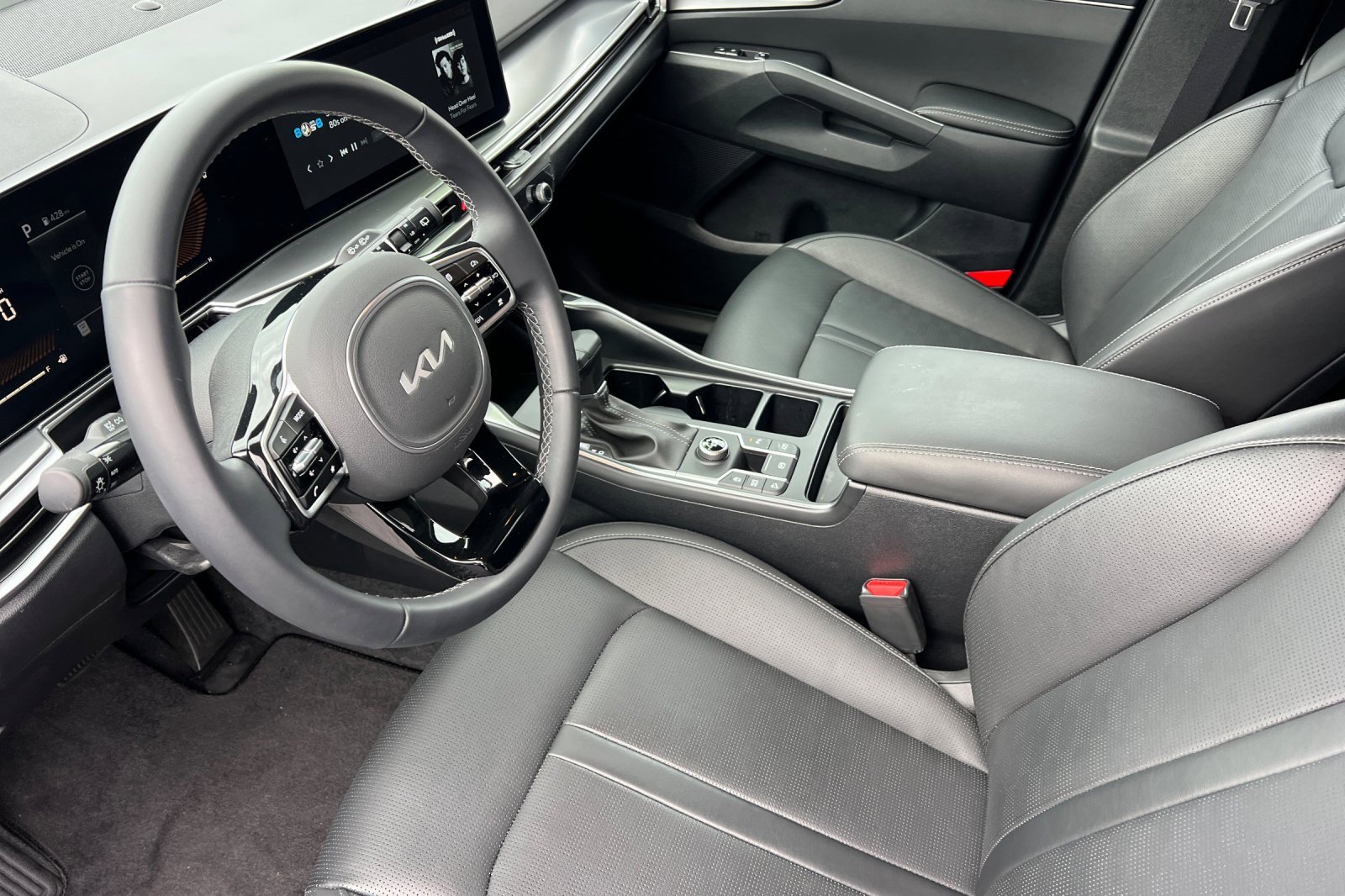 Certified 2025 Kia Sorento S image 11