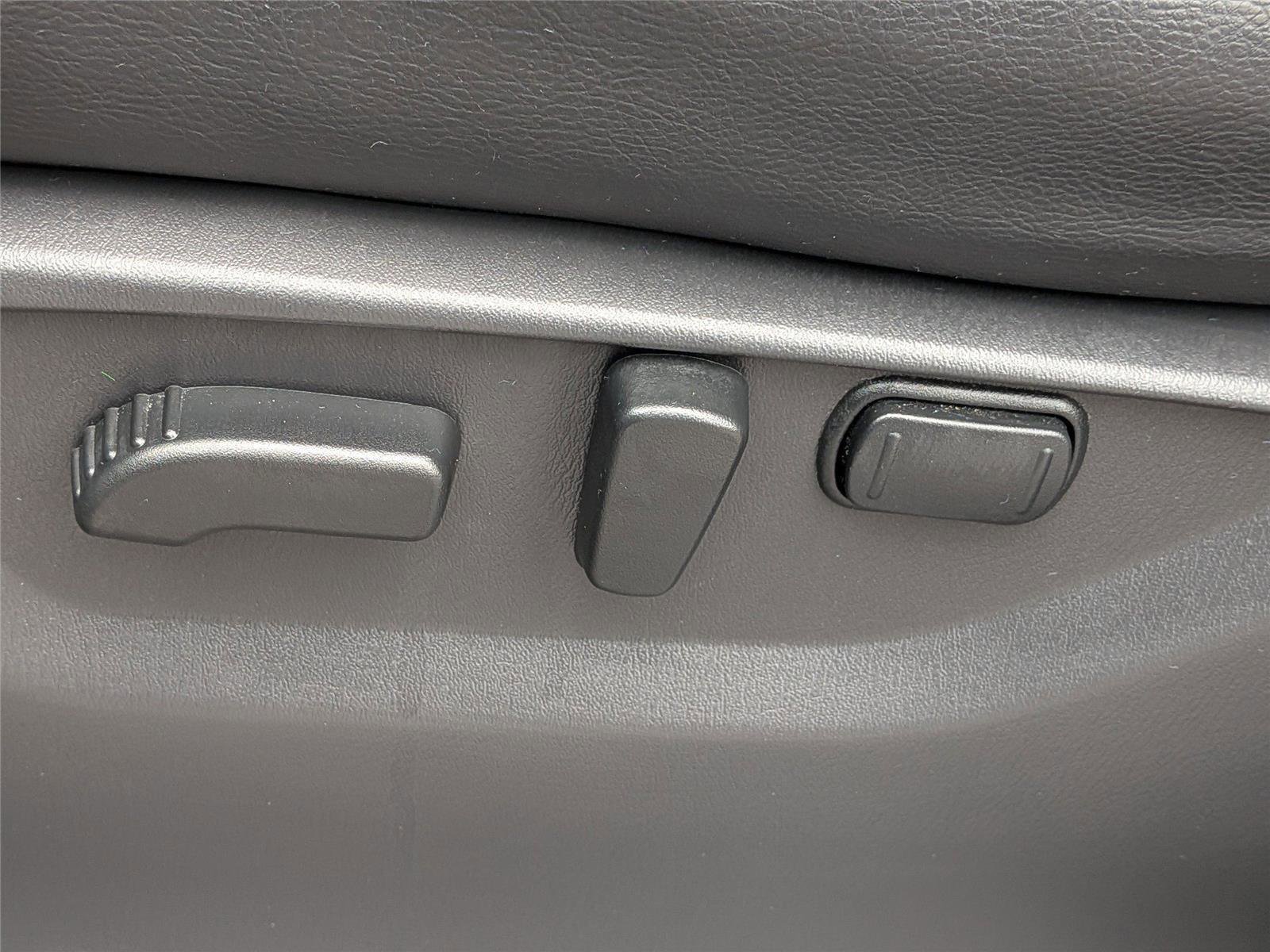 Used 2024 Nissan Armada SL w/ Captain's Chairs Package image 20