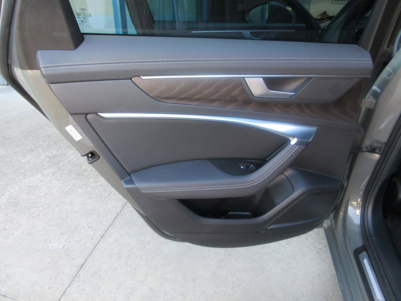 Used 2023 Audi A6 Premium Plus w/ Premium Plus Package image 40