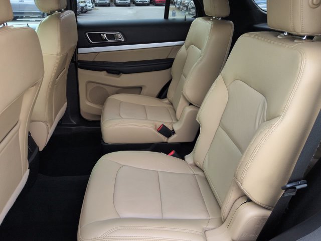 Used 2016 Ford Explorer XLT w/ Equipment Group 202A FWD image 14