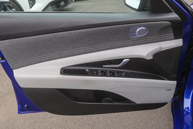 Used 2023 Hyundai Elantra Limited FWD image 22