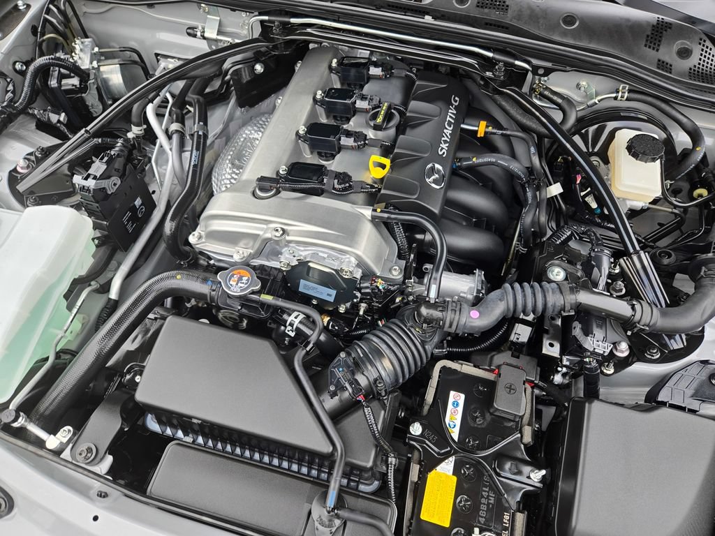 Certified 2024 MAZDA MX-5 Miata Club RWD image 27