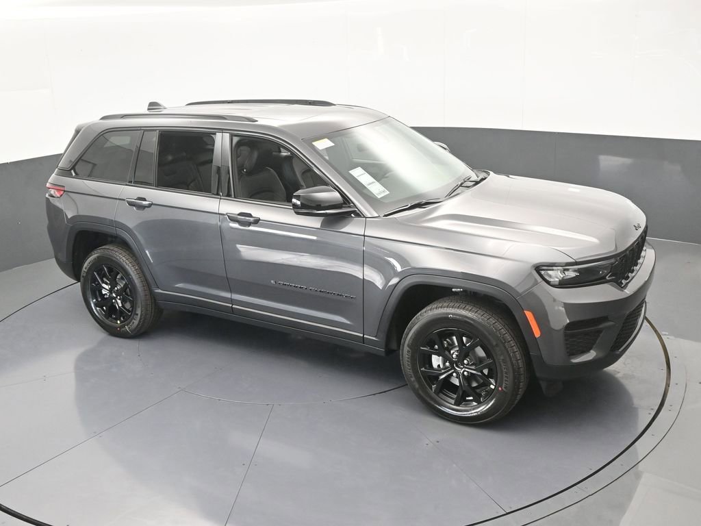 New 2025 Jeep Grand Cherokee Altitude image 45