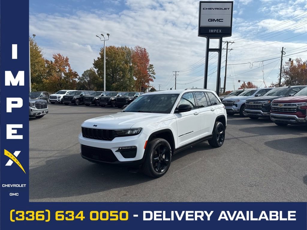 Used 2023 Jeep Grand Cherokee Limited w/ Black Appearance Package