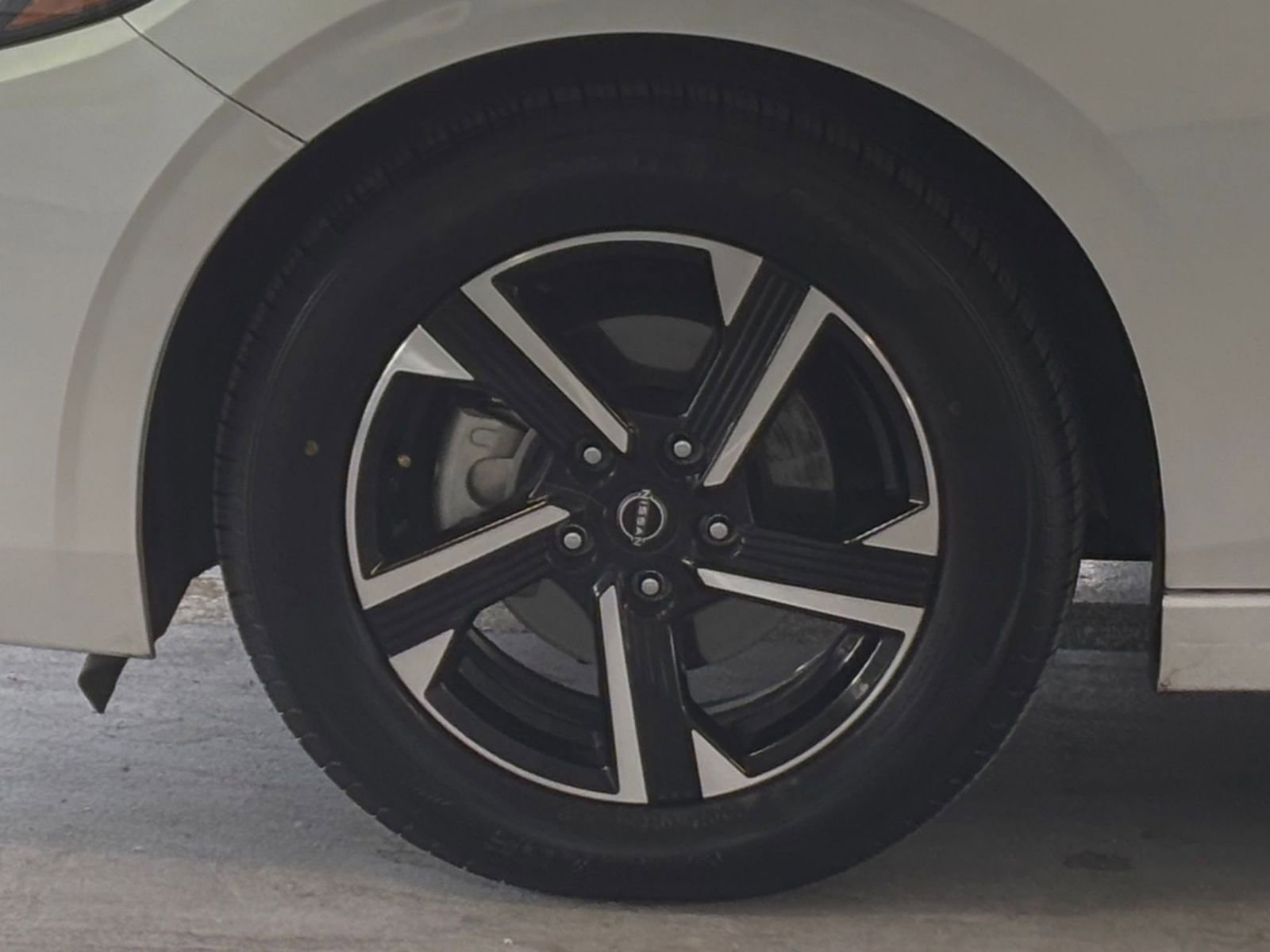 Used 2024 Nissan Sentra SV FWD image 34