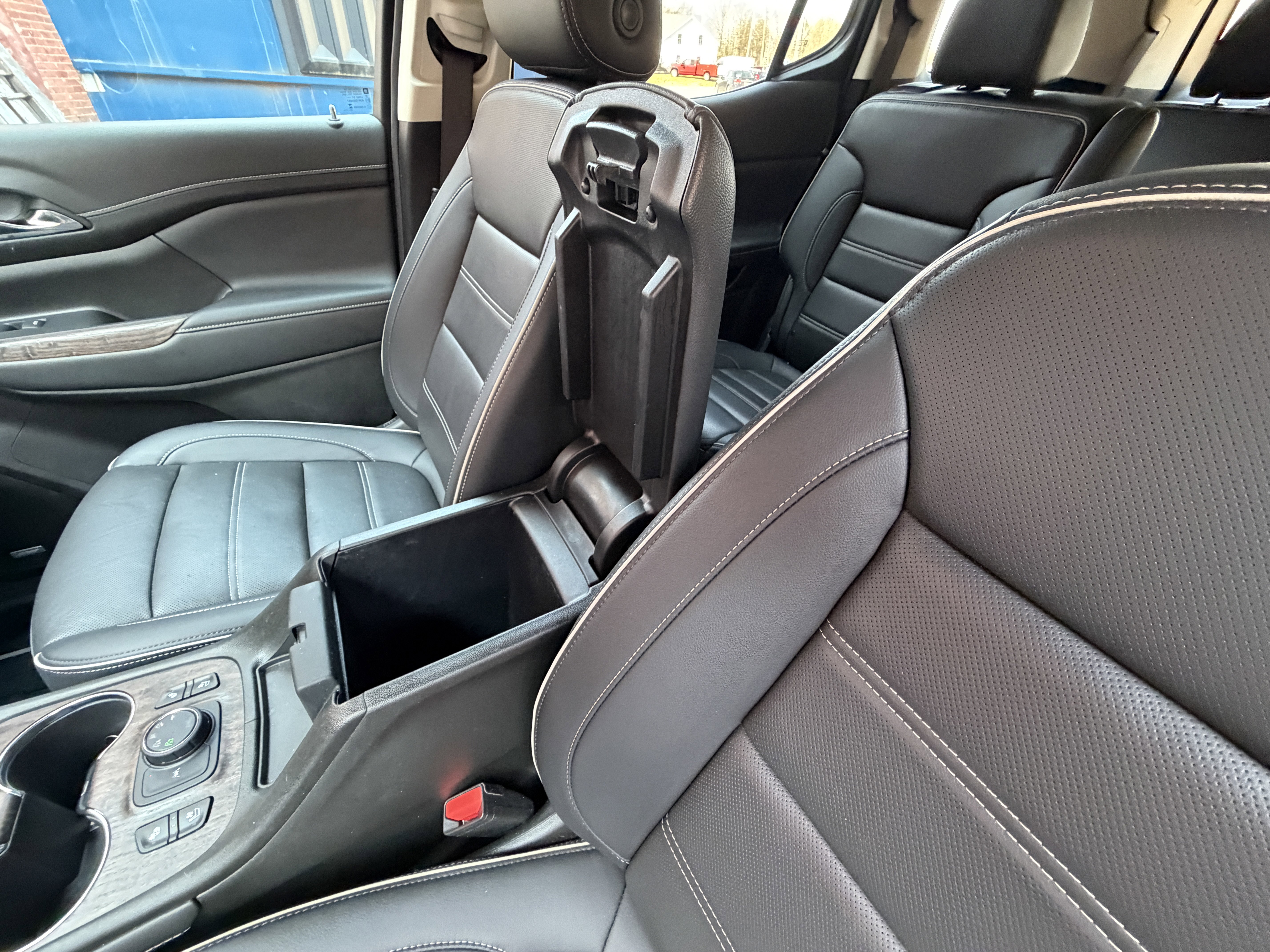 Used 2023 GMC Acadia Denali w/ Denali Ultimate Package image 44