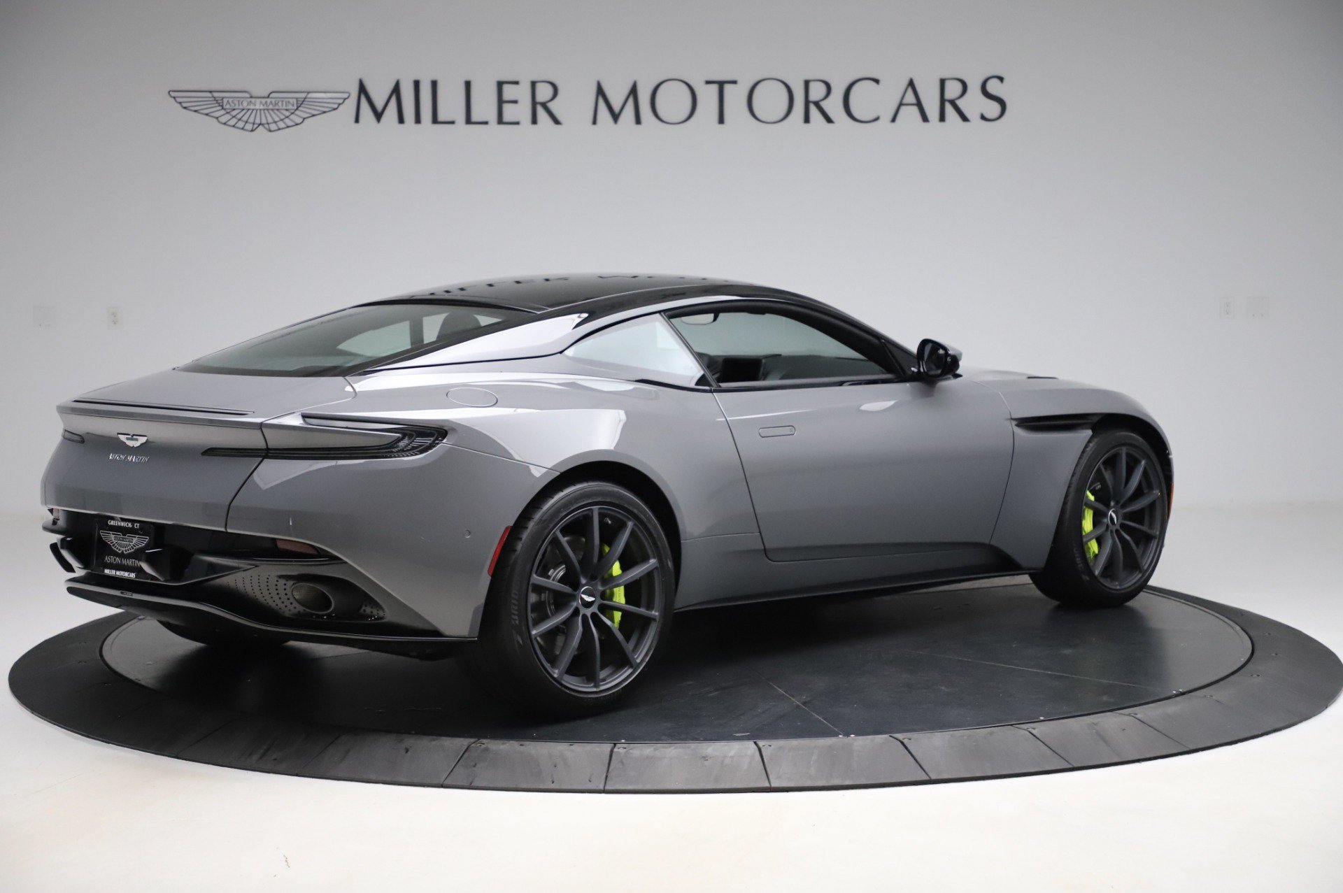 Used 2020 Aston Martin DB11 AMR RWD image 9