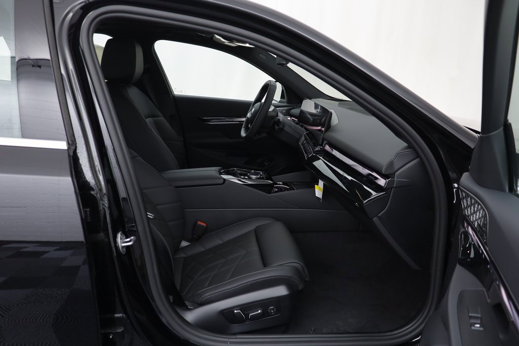 New 2025 BMW i5 xDrive40 w/ Premium Package image 20