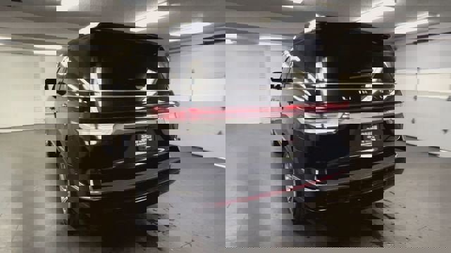 Used 2023 Lincoln Navigator Reserve image 7