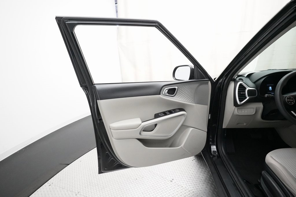 Used 2023 Kia Soul LX w/ LX Technology Package image 27