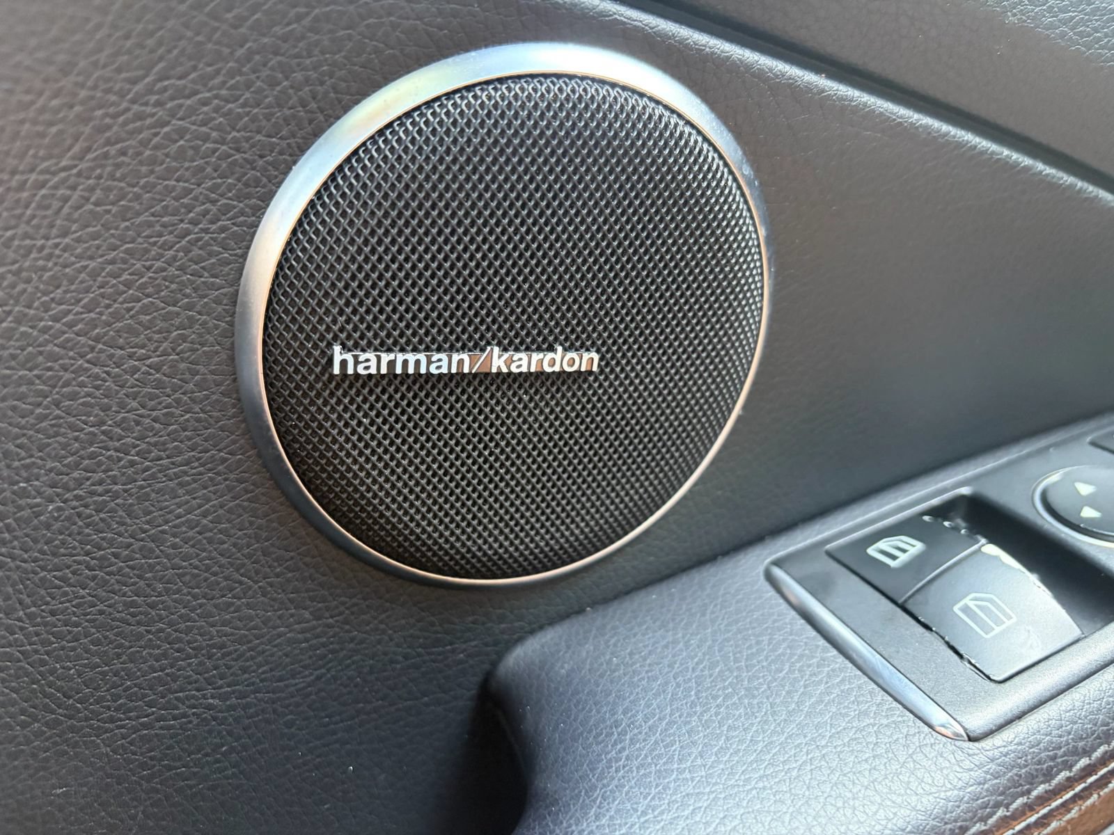 Used 2019 Mercedes-Benz SLC 300 image 11