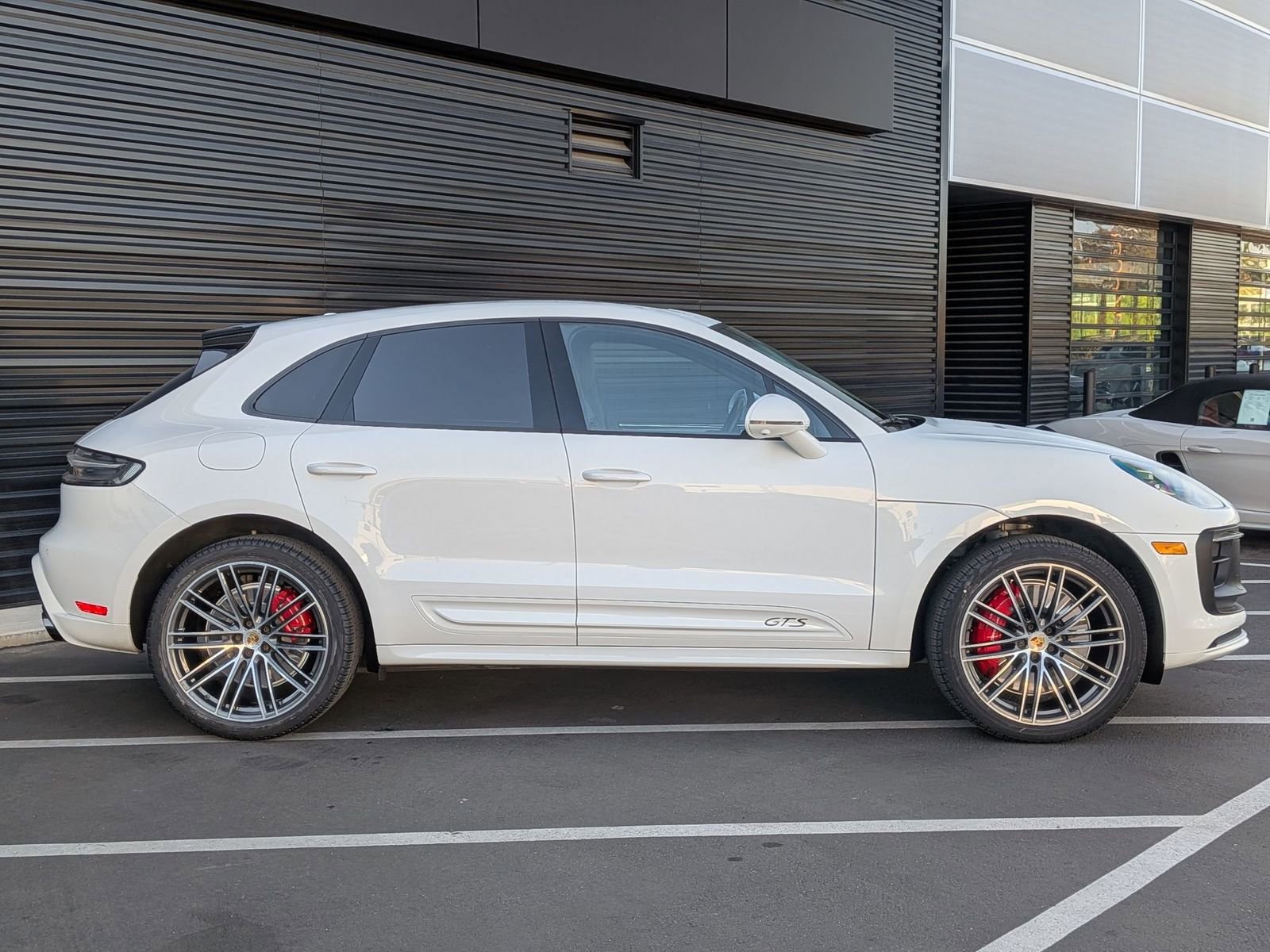 Certified 2024 Porsche Macan GTS image 8