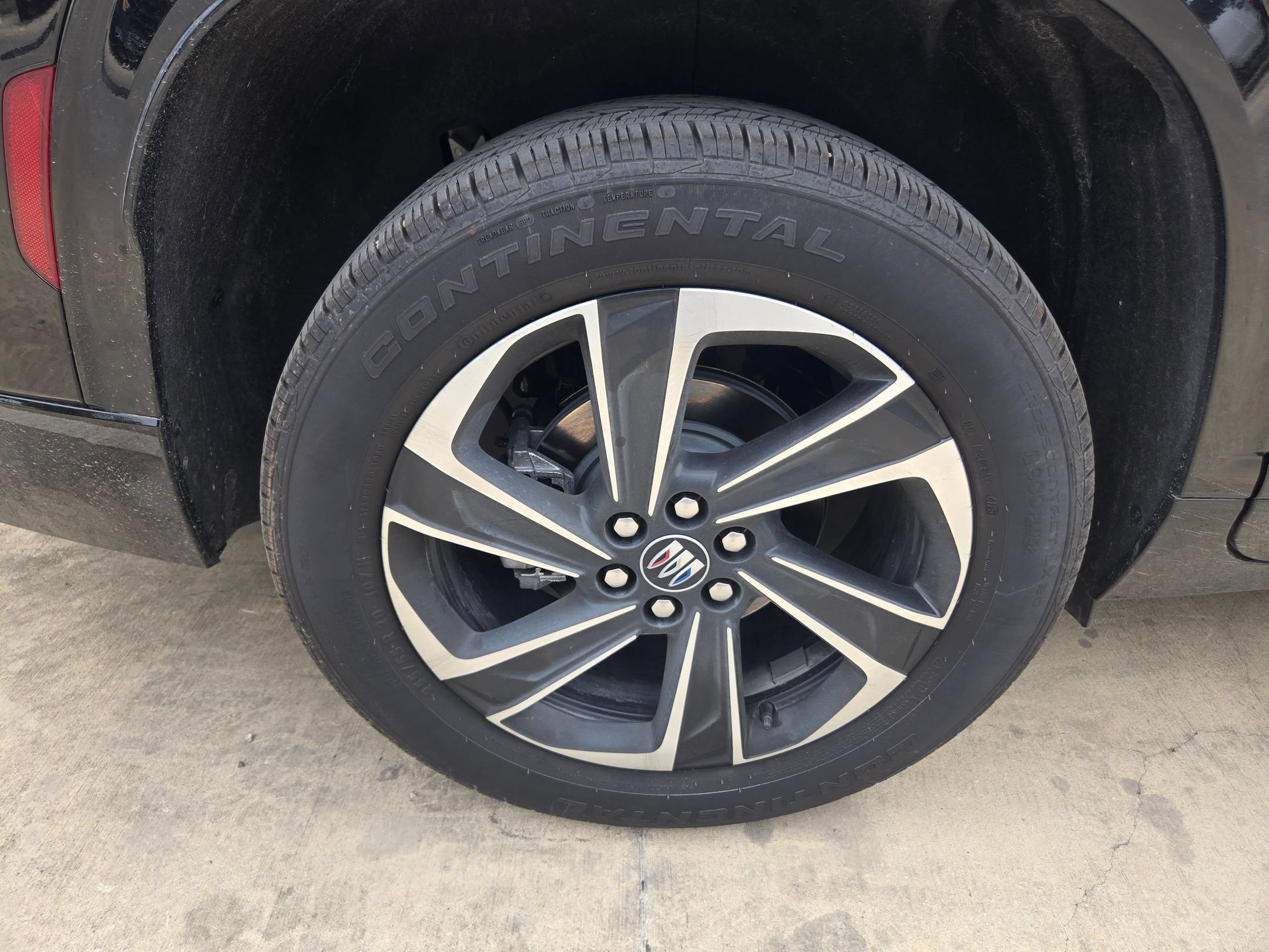 Certified 2026 Buick Enclave Sport Touring w/ Power Package FWD image 9