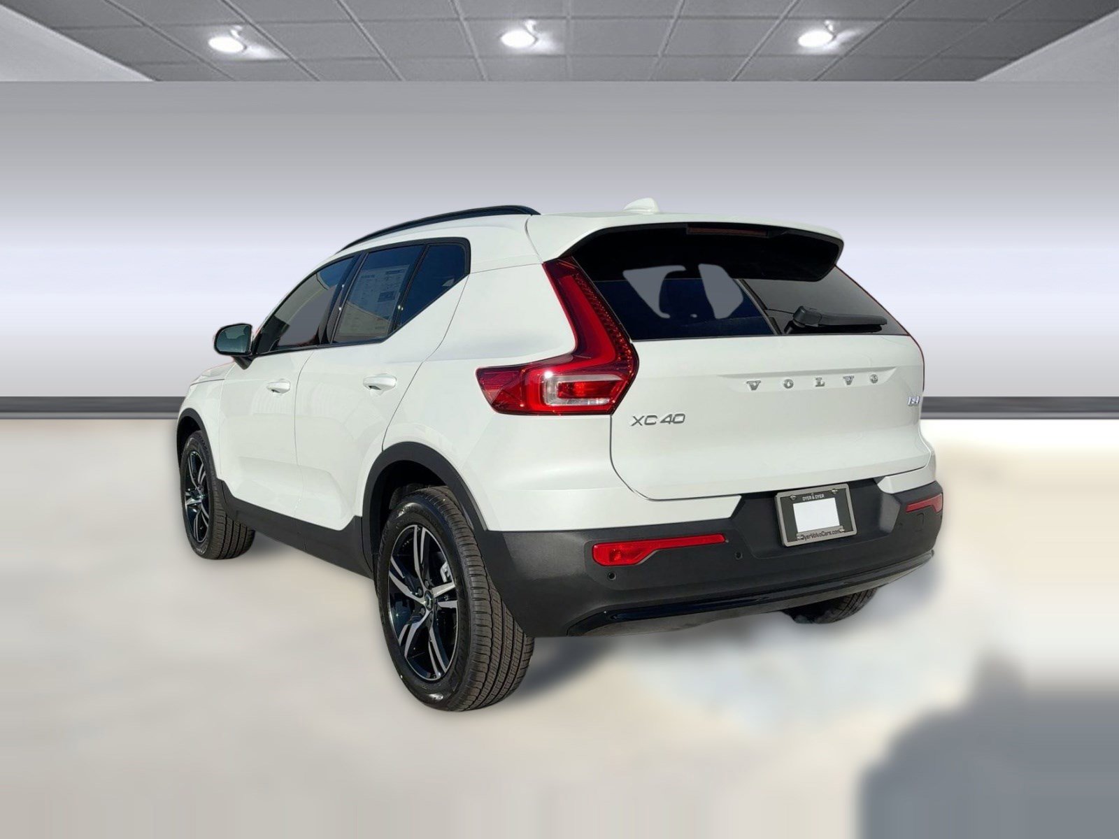 New 2026 Volvo XC40 B5 Core w/ Climate Package image 3
