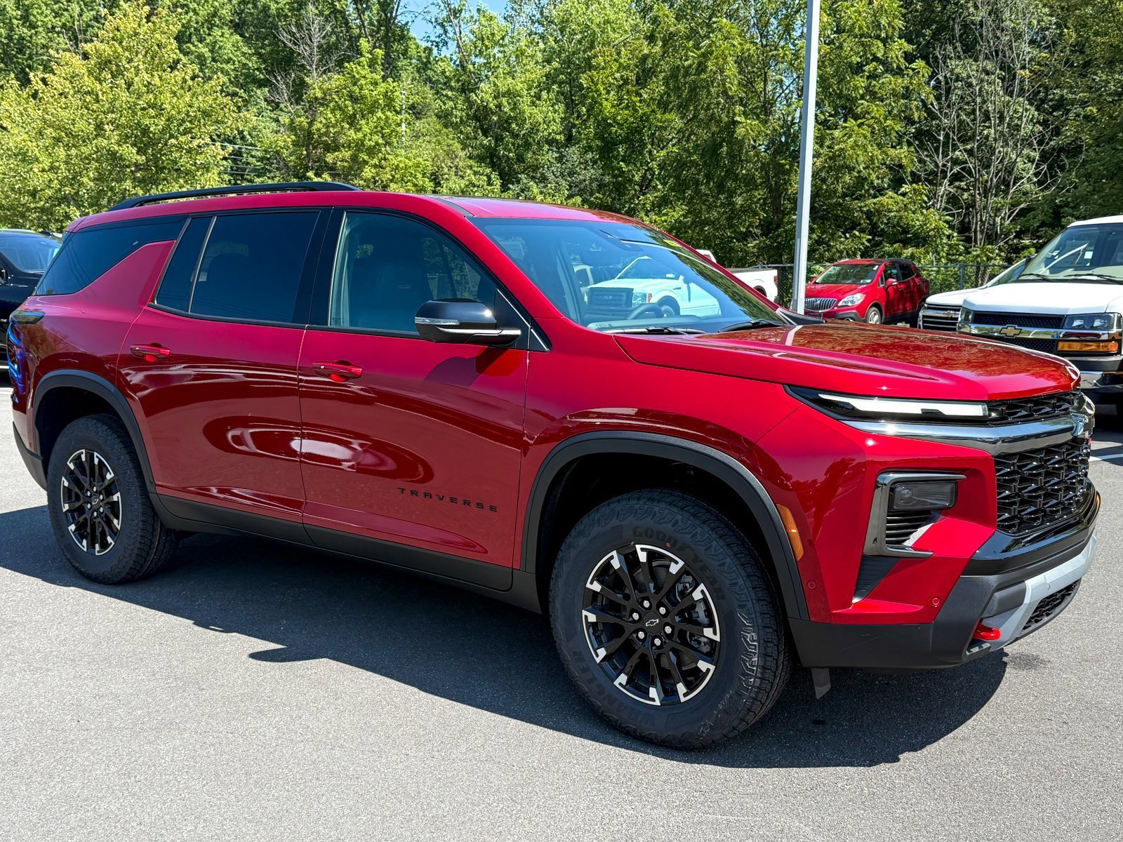 New 2026 Chevrolet Traverse Z71 w/ Enhanced Driving Package image 1