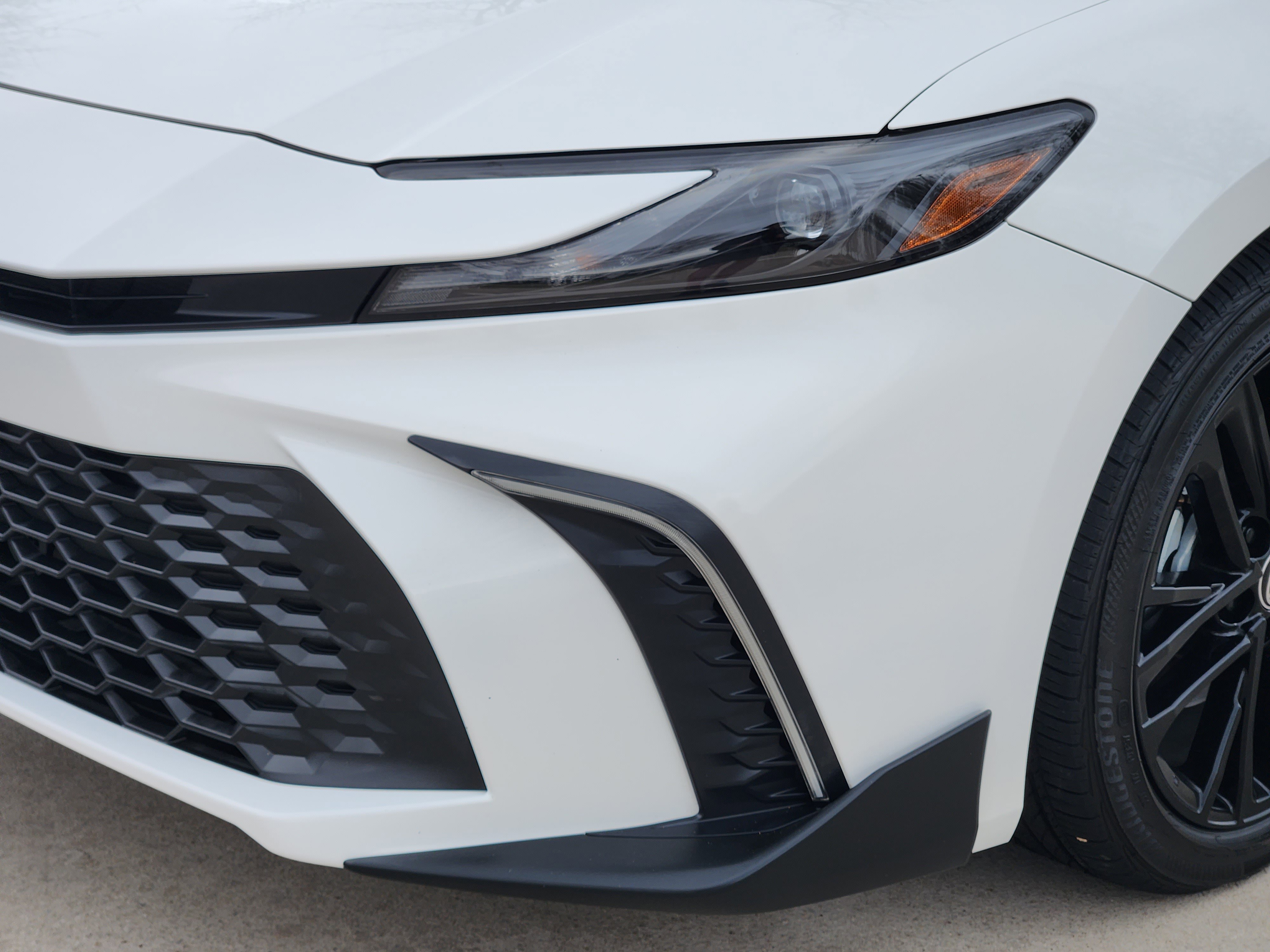 Used 2025 Toyota Camry SE w/ Multimedia Upgrade Package image 6