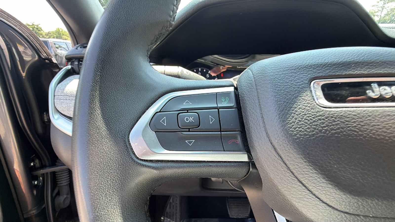 Used 2024 Jeep Compass Latitude AWD/4WD image 27