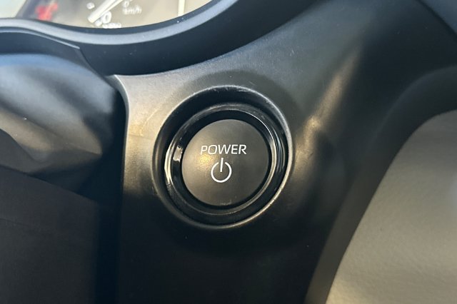 Certified 2026 Toyota Sienna XLE FWD image 28
