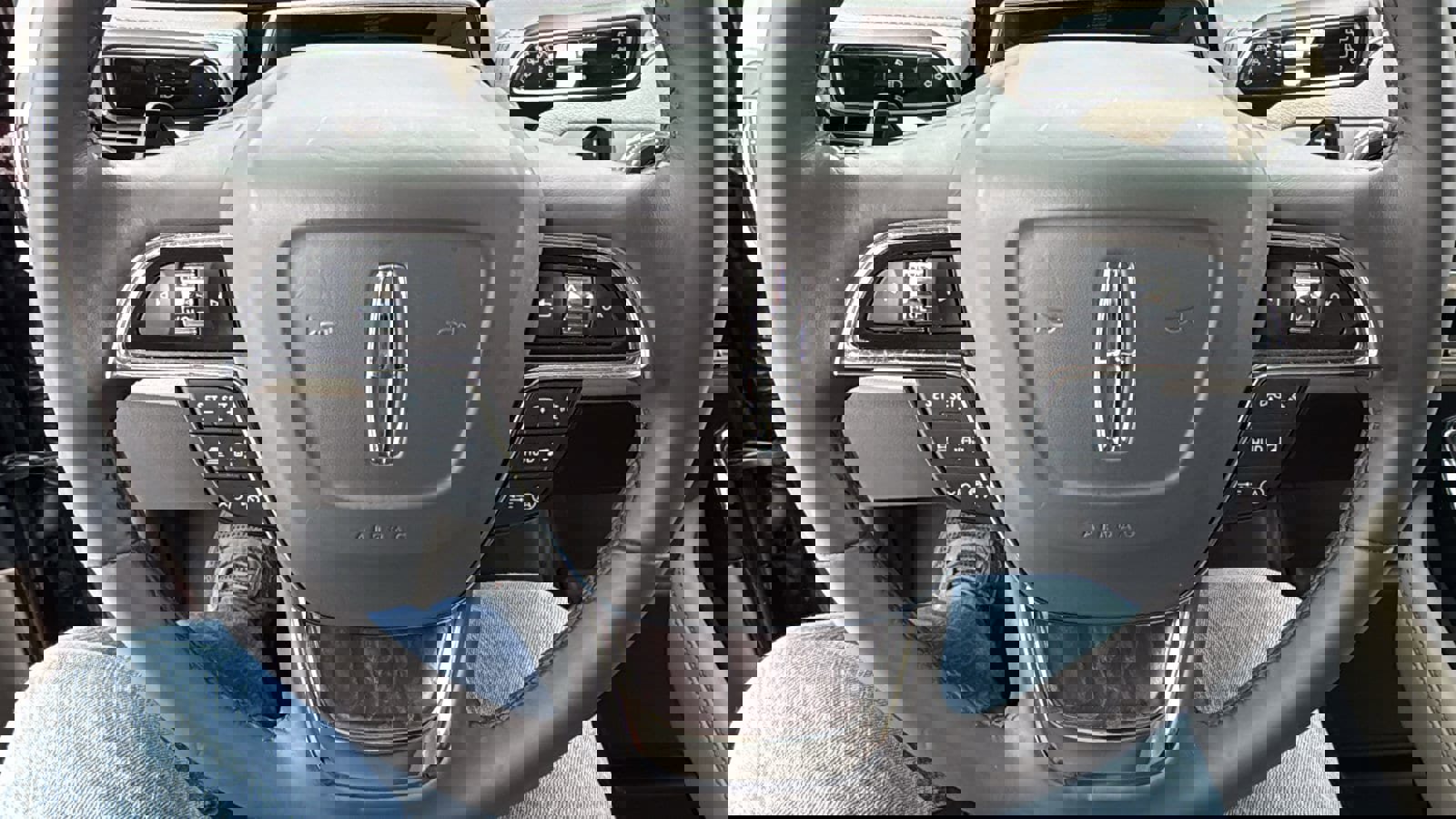 Used 2023 Lincoln Navigator Reserve w/ Equipment Group 201A image 17