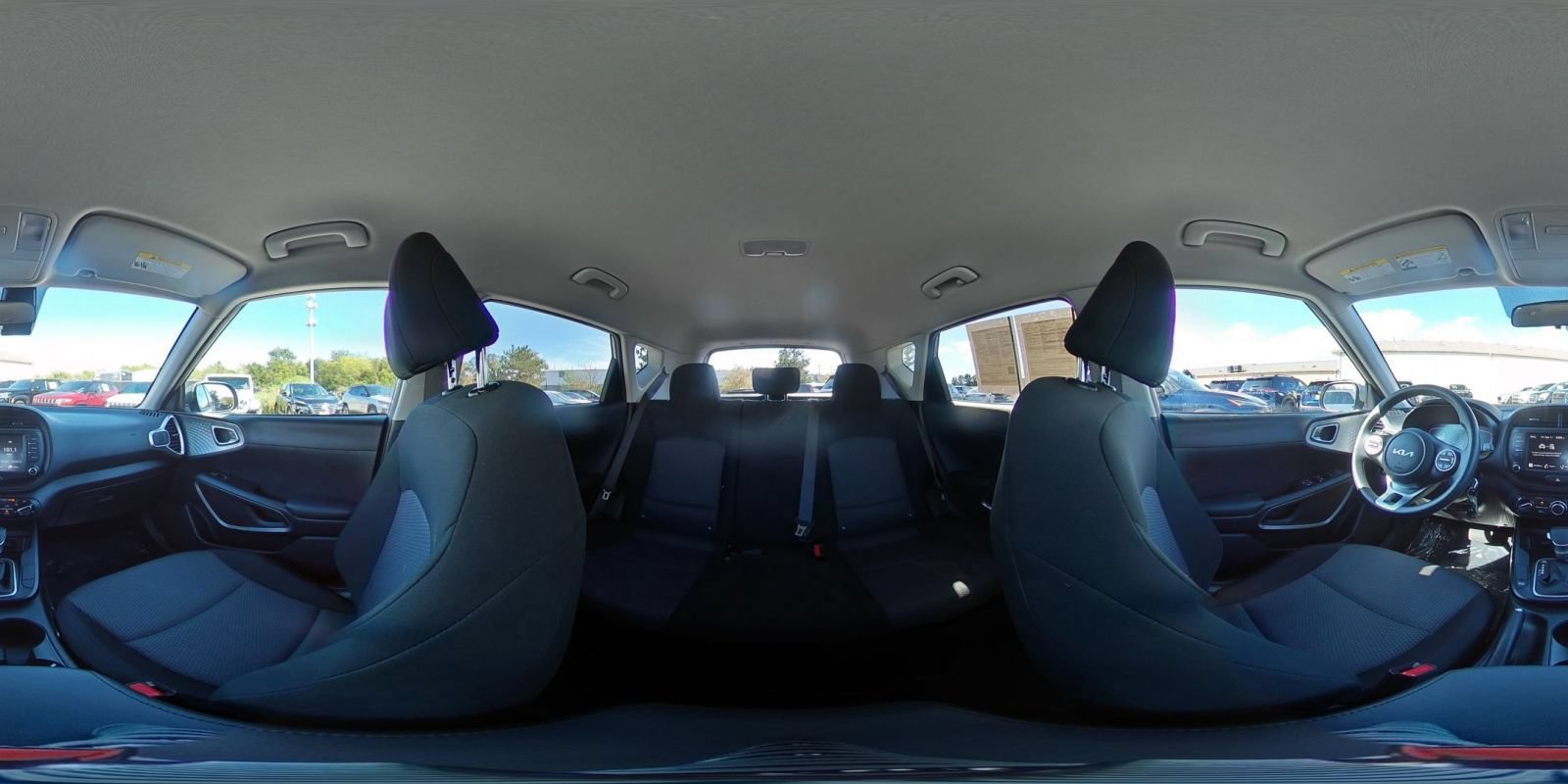 Used 2025 Kia Soul LX w/ LX Technology Package FWD image 40