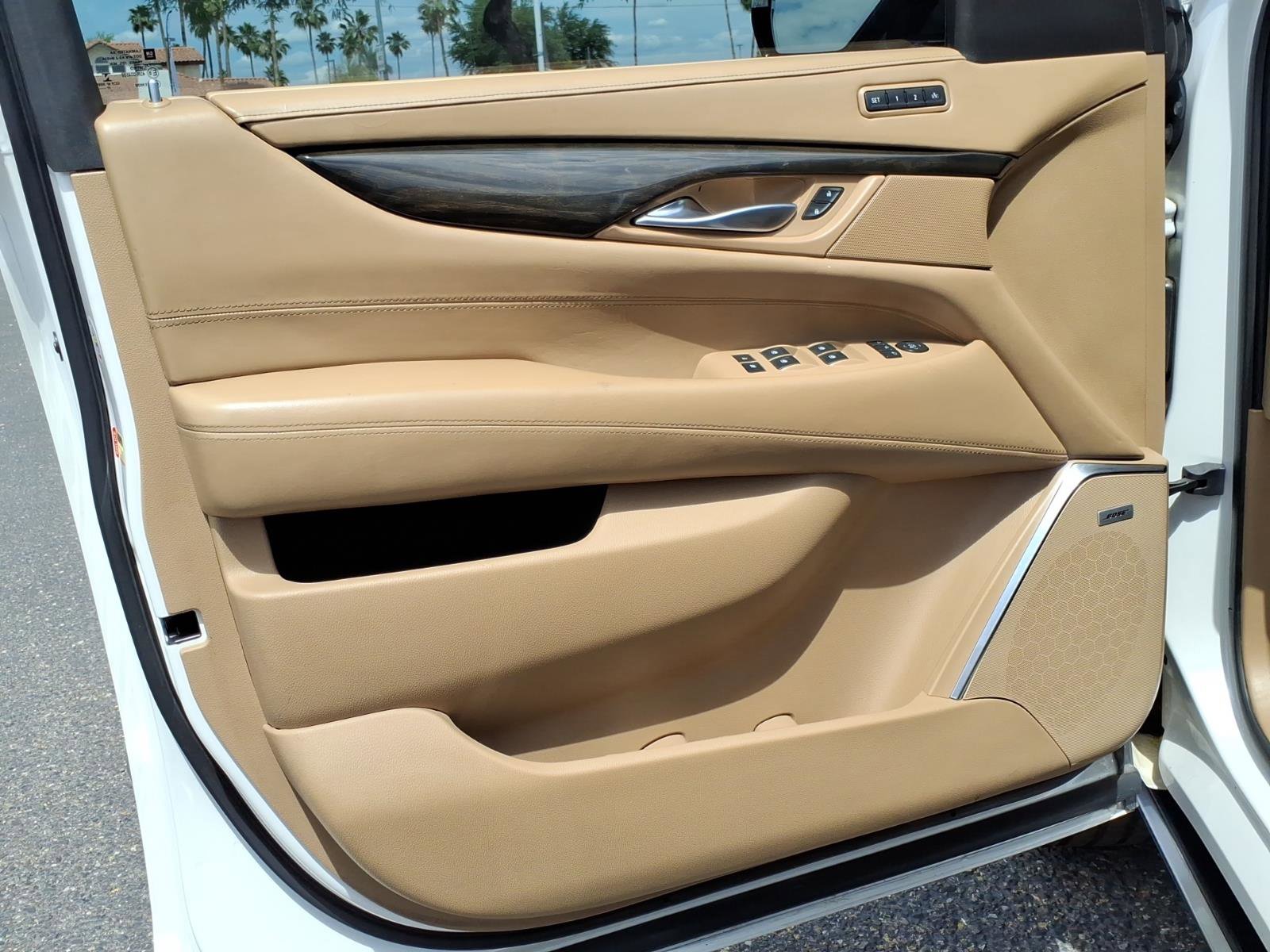 Used 2018 Cadillac Escalade Platinum image 18