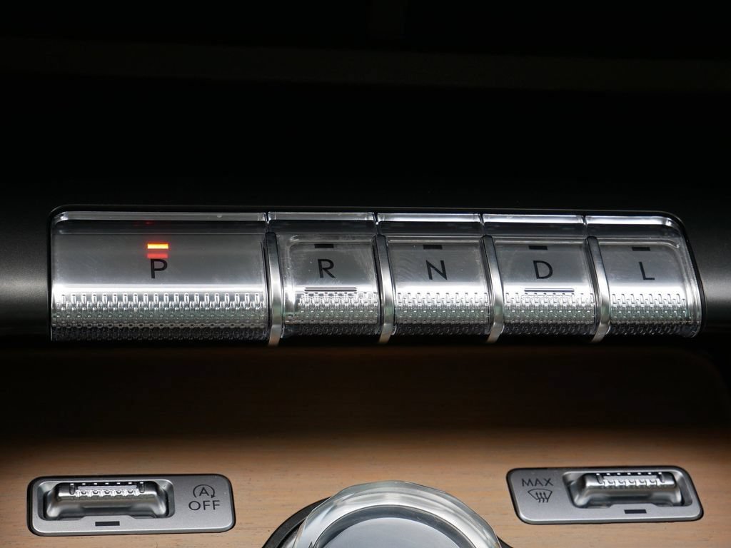 Used 2025 Lincoln Nautilus Reserve AWD/4WD image 24