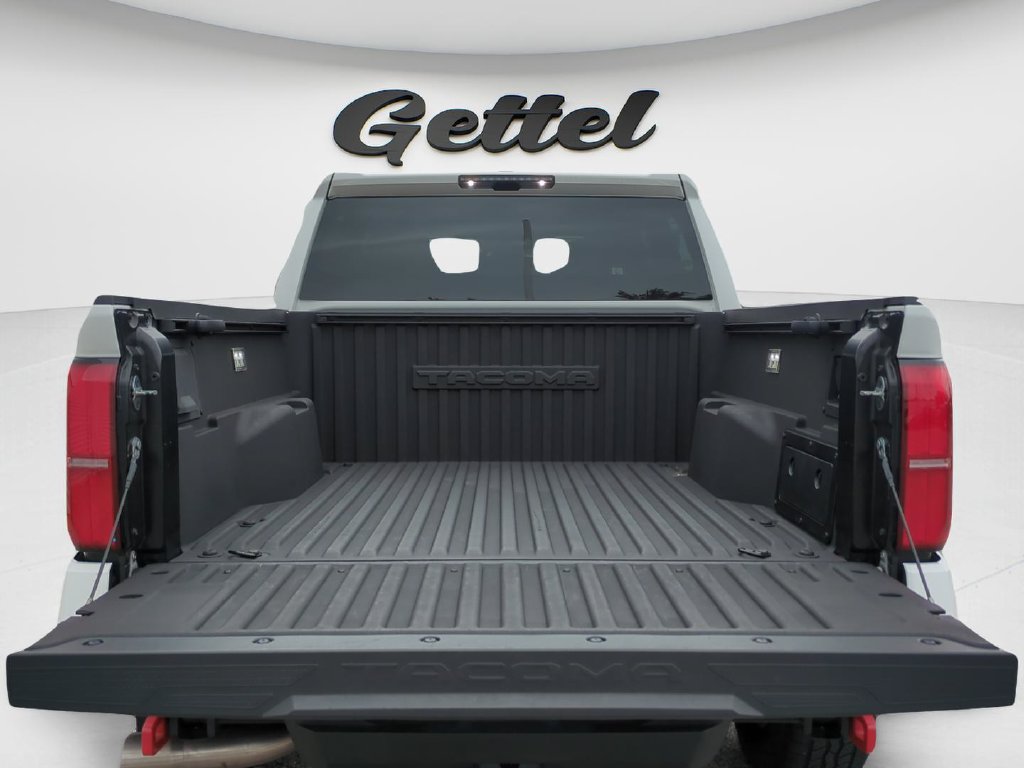 Used 2025 Toyota Tacoma TRD Off-Road AWD/4WD image 9