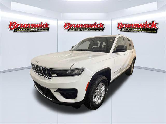 Certified 2023 Jeep Grand Cherokee Laredo w/ Luxury Tech Group I AWD/4WD image 6