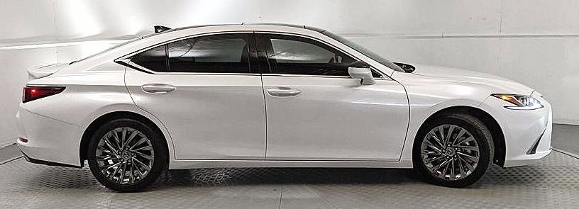 Used 2024 Lexus ES 350 Luxury w/ Accessory Package (Z1) image 2